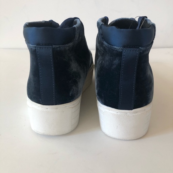 NWOB Kenneth Cole Janette Navy Blue Velvet Platform Sneaker Size 7 - Picture 4 of 8